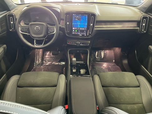 Used 2023 Volvo XC40 Recharge Ultimate AWD/4WD image 29