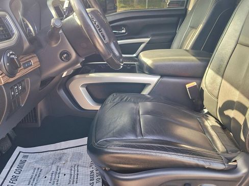 Used 2017 Nissan Titan SL w/ SL Towing Convenience Package AWD/4WD image 11