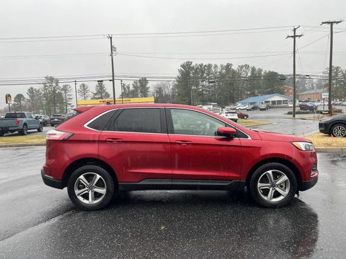 Used 2022 Ford Edge SEL w/ Convenience Package image 2