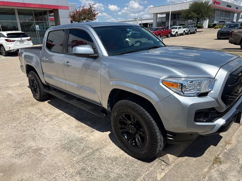 Used 2022 Toyota Tacoma SR w/ SR Convenience Package RWD image 3