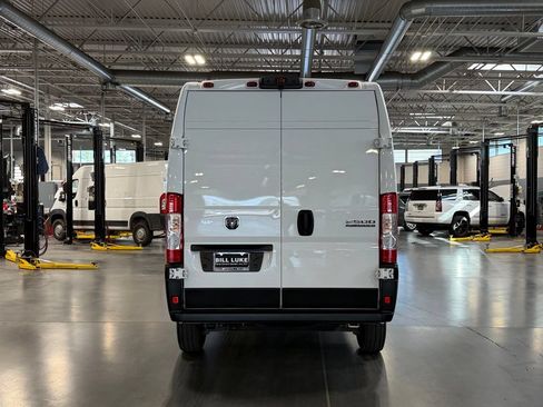 Used 2026 RAM ProMaster 2500 w/ Convenience Group FWD image 6
