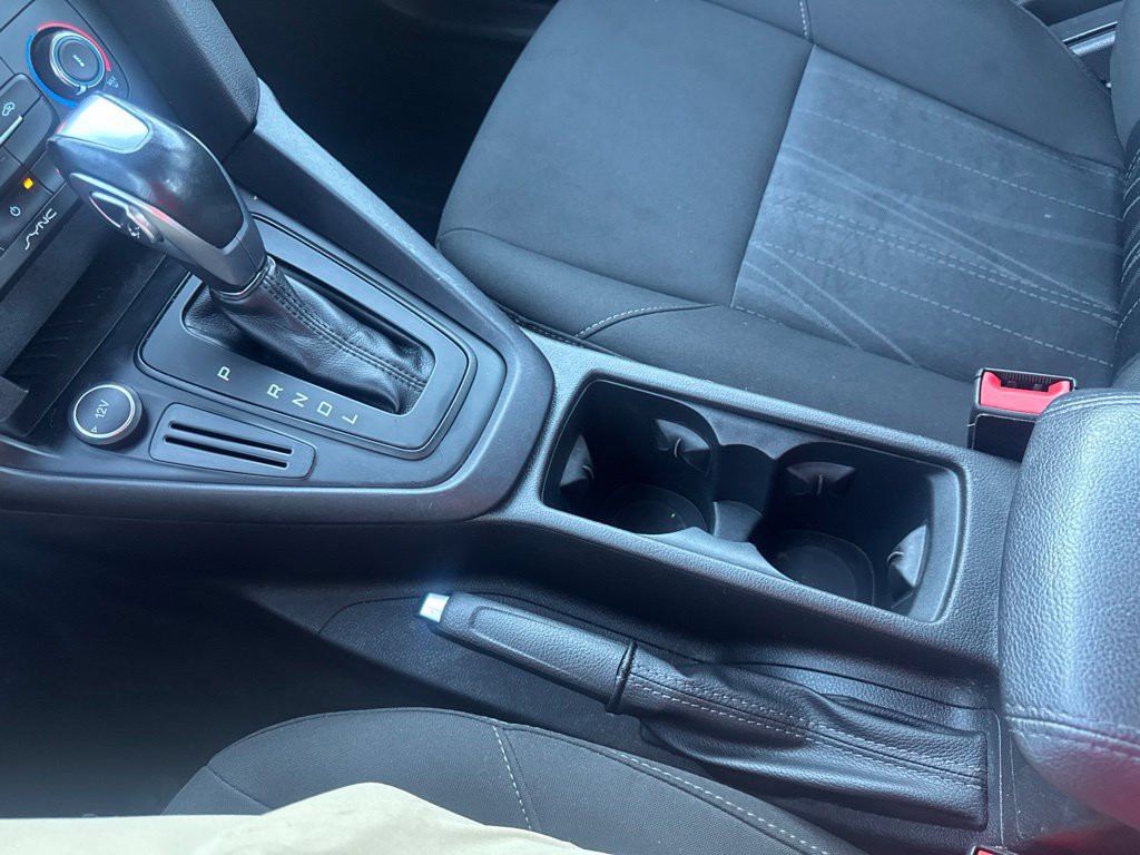Used 2015 Ford Focus SE FWD image 23