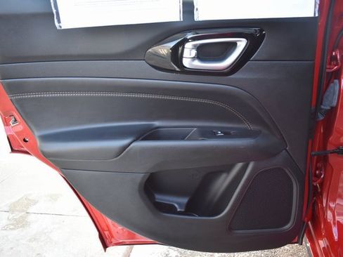 Used 2023 Jeep Compass Limited image 32