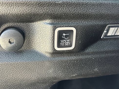 Used 2022 Jeep Grand Cherokee L Limited RWD image 26