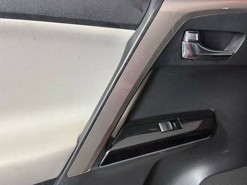 Used 2016 Toyota RAV4 Limited FWD image 22