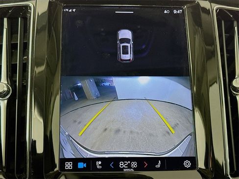 Certified 2023 Volvo XC60 B5 Ultimate w/ Protection Package Premier image 14