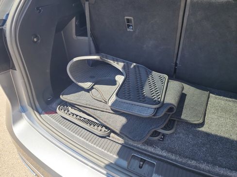 Used 2022 Volkswagen Atlas SEL Premium image 31