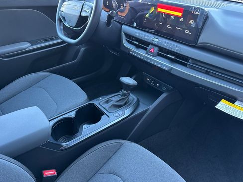 New 2026 Kia K4 LXS image 15