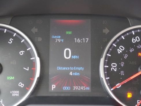 Used 2022 Toyota RAV4 LE FWD image 35