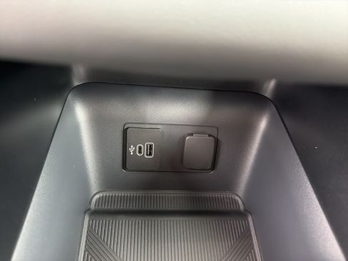 New 2026 Ford Explorer Active w/ Active Comfort Package AWD/4WD image 23