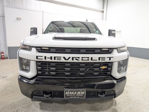 Used 2021 Chevrolet Silverado 2500 Custom w/ Custom Value Package image 8
