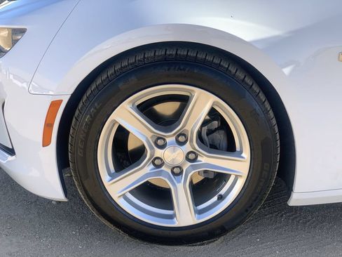 Certified 2023 Chevrolet Camaro LT RWD image 31