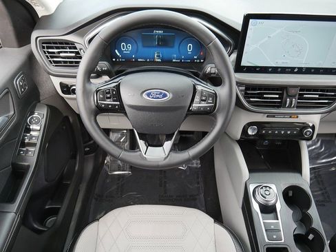 Used 2023 Ford Escape Platinum w/ Premium Technology Package AWD/4WD image 19