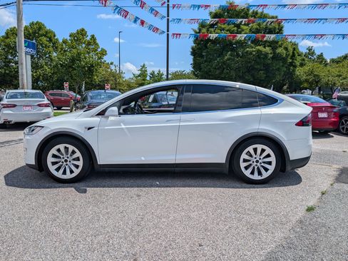 Used 2018 Tesla Model X 75D AWD/4WD image 6