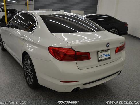 Used 2020 BMW 530e image 11