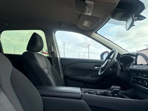 Used 2024 Nissan Rogue SV AWD/4WD image 25