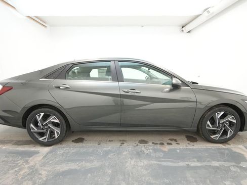 New 2026 Hyundai Elantra Limited image 10