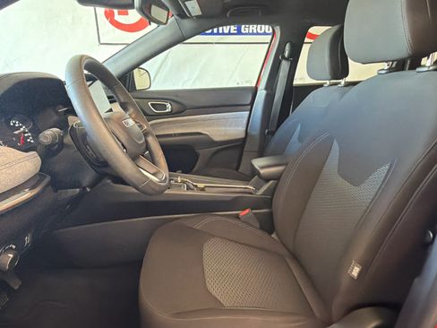 Used 2023 Jeep Compass Sport AWD/4WD image 16