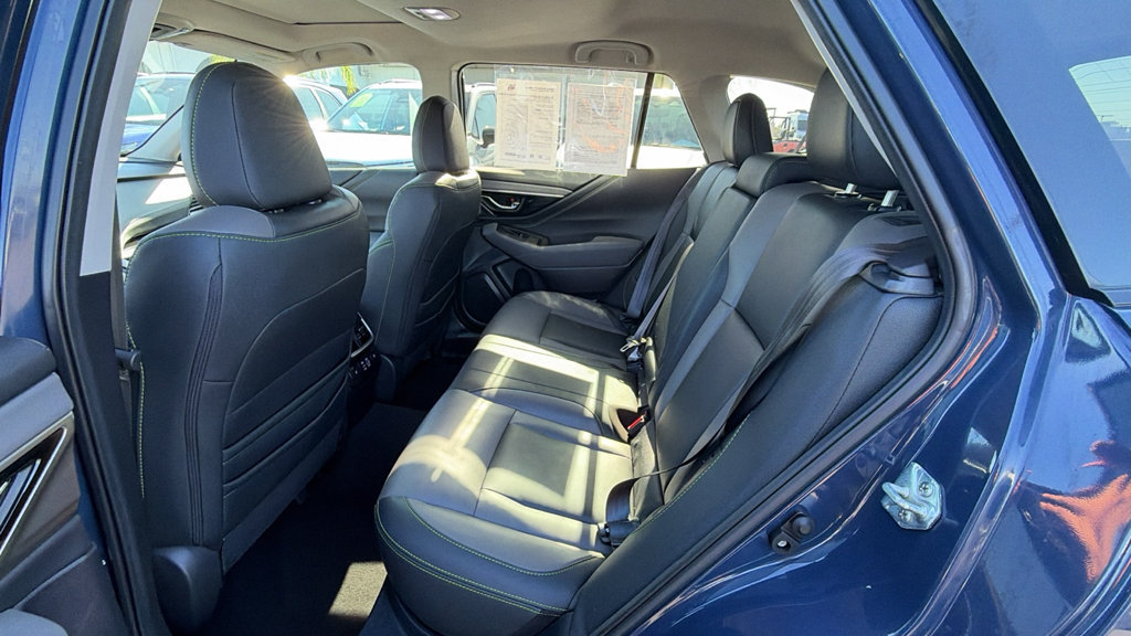 Certified 2024 Subaru Outback Onyx Edition XT AWD/4WD image 18