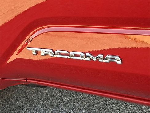 Certified 2025 Toyota Tacoma SR5 image 30