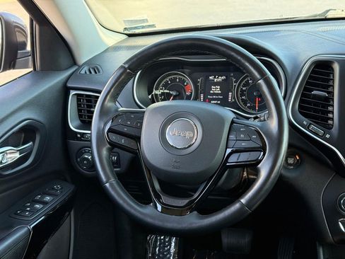 Used 2021 Jeep Cherokee Latitude Plus FWD image 14