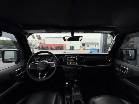 Used 2023 Jeep Gladiator Overland w/ Popular Equipment Package AWD/4WD image 9