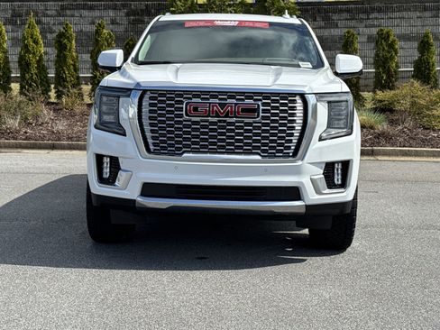 Used 2021 GMC Yukon Denali image 3