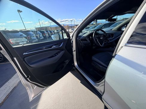 Used 2022 Buick Enclave Premium image 10