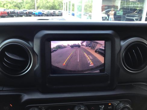 Used 2021 Jeep Wrangler Unlimited Sport AWD/4WD image 12