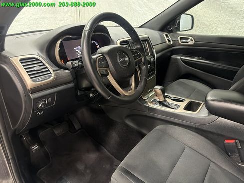 Used 2016 Jeep Grand Cherokee Laredo w/ Quick Order Package 23E AWD/4WD image 3