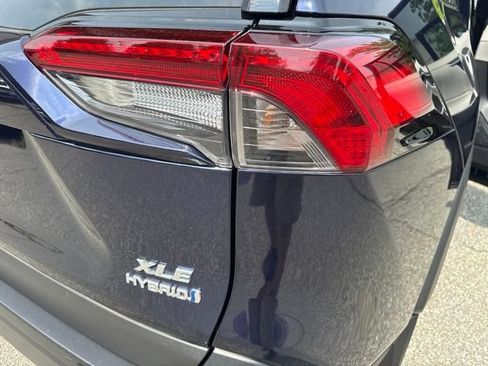 Used 2019 Toyota RAV4 XLE w/ Carpet Mat Package AWD/4WD image 33