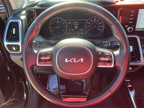 Used 2023 Kia Sorento EX w/ Panoramic Sunroof Package image 26