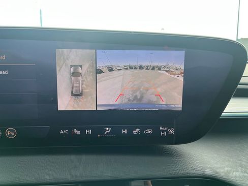 Used 2025 Buick Enclave Preferred image 26