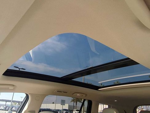 Used 2025 Cadillac XT6 Premium Luxury w/ Technology Package image 22