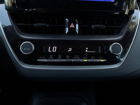 Used 2025 Toyota Corolla LE FWD image 24
