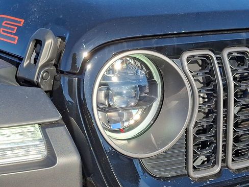 New 2025 Jeep Gladiator Mojave w/ Safety Group image 10