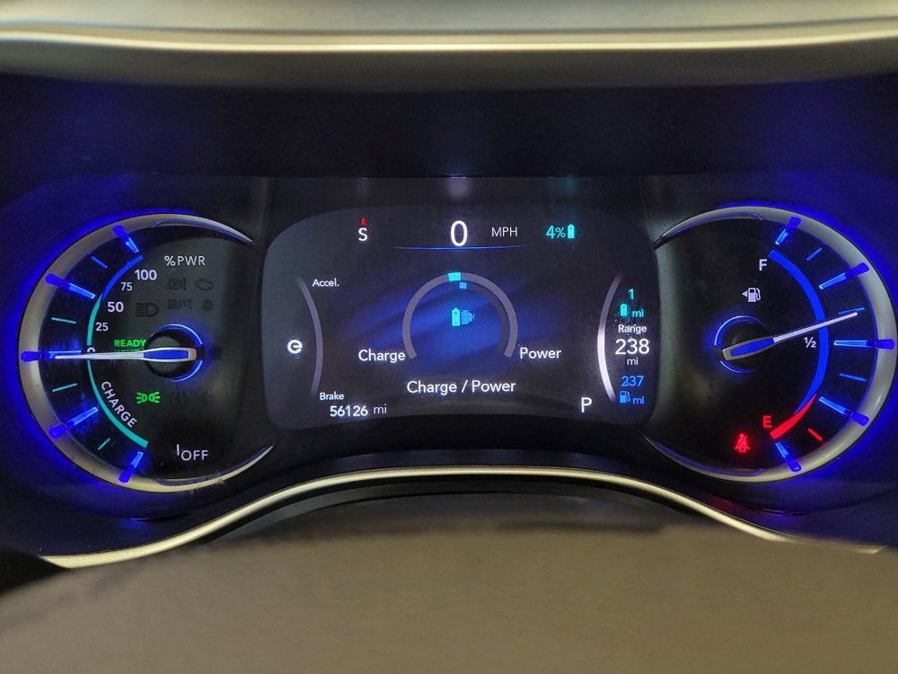 Used 2018 Chrysler Pacifica Touring Plus FWD image 23