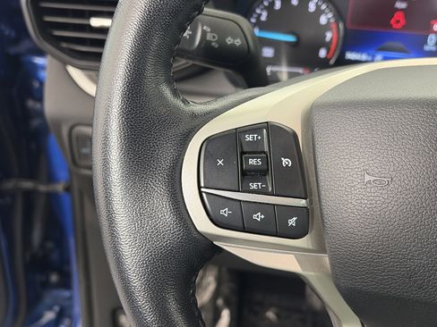 Used 2021 Ford Explorer XLT image 31