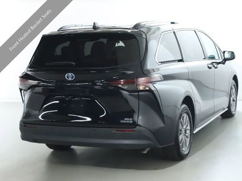 Used 2024 Toyota Sienna XLE image 13