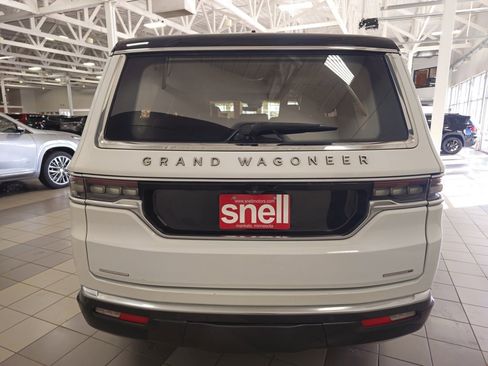 Used 2022 Jeep Grand Wagoneer Series III w/ Rear Seat Video Group 1 image 4