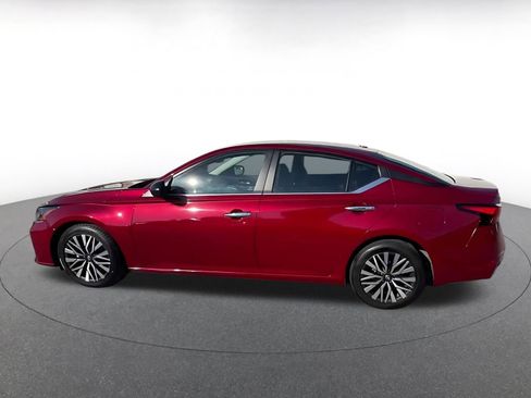 Used 2025 Nissan Altima 2.5 SV image 7