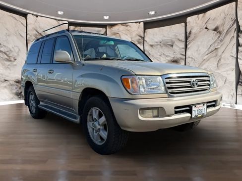 Used 2004 Toyota Land Cruiser w/ Convenience Pkg AWD/4WD image 3