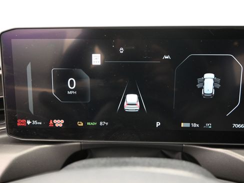 Used 2024 Kia EV9 Light RWD image 18