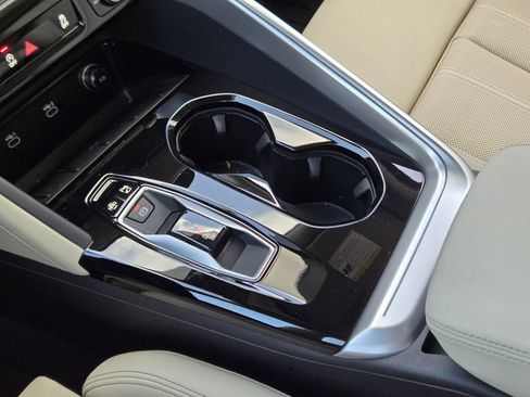 Used 2025 Audi Q5 Premium Plus w/ Premium Plus AWD/4WD image 24