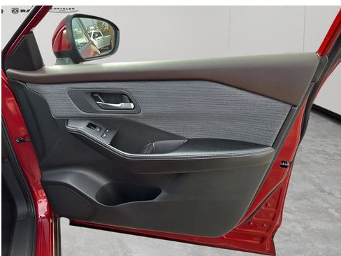 Used 2021 Nissan Rogue SV image 13