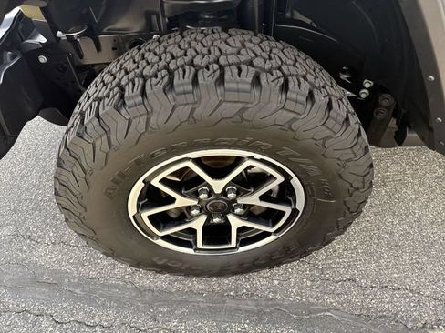Used 2026 Jeep Wrangler Unlimited Rubicon AWD/4WD image 10