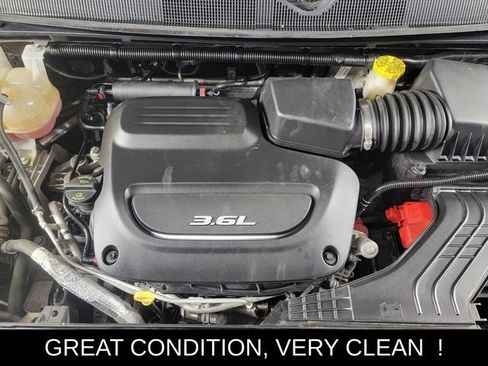 Used 2017 Chrysler Pacifica Touring Plus w/ Tire & Wheel Group FWD image 34