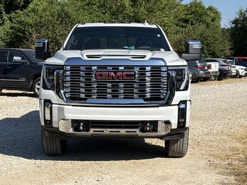 Used 2024 GMC Sierra 2500 Denali w/ Denali Reserve Package AWD/4WD image 2