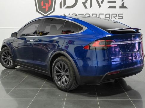 Used 2018 Tesla Model X 75D image 10