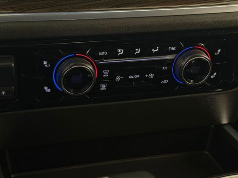 Used 2024 Chevrolet Silverado 1500 LT Trail Boss w/ LT Trail Boss Premium Package image 20